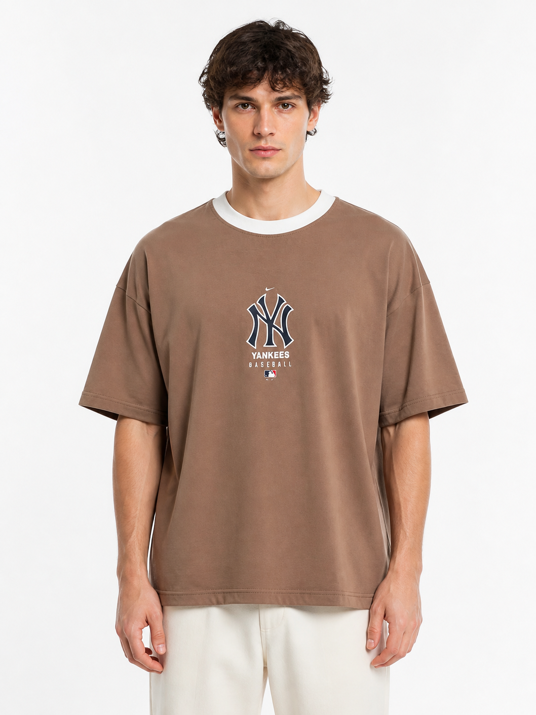 تیشرت مردانه طرح yankees کد :۲۱۱